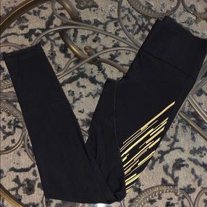 Mixed texture under armor leggings